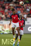 18.08.2026, Fussball Bundesliga 2026/2027, Testspiel, 1.FC Heidenheim - FC Bayern München, in der Voith-Arena Heidenheim, Aufwärmen, Sacha Boey (FC Bayern München), Dayot Upamecano (FC Bayern München) 