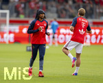 18.08.2026, Fussball Bundesliga 2026/2027, Testspiel, 1.FC Heidenheim - FC Bayern München, in der Voith-Arena Heidenheim, Michael Olise (FC Bayern München) beim Aufwärmen mit Mütze 