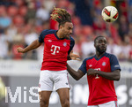 18.08.2026, Fussball Bundesliga 2026/2027, Testspiel, 1.FC Heidenheim - FC Bayern München, in der Voith-Arena Heidenheim, Aufwärmen, Sacha Boey (FC Bayern München), Dayot Upamecano (FC Bayern München) 