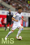 18.08.2026, Fussball Bundesliga 2026/2027, Testspiel, 1.FC Heidenheim - FC Bayern München, in der Voith-Arena Heidenheim, Tim Binder (Bayern München) am Ball 