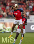 18.08.2026, Fussball Bundesliga 2026/2027, Testspiel, 1.FC Heidenheim - FC Bayern München, in der Voith-Arena Heidenheim, Aufwärmen, Sacha Boey (FC Bayern München), Dayot Upamecano (FC Bayern München) 