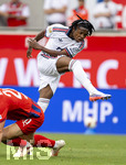 18.08.2026, Fussball Bundesliga 2026/2027, Testspiel, 1.FC Heidenheim - FC Bayern München, in der Voith-Arena Heidenheim, Wisdom Mike (FC Bayern München) Schuss