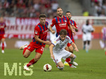 18.08.2026, Fussball Bundesliga 2026/2027, Testspiel, 1.FC Heidenheim - FC Bayern München, in der Voith-Arena Heidenheim, v.li: Luca Kerber (1. FC Heidenheim 1846) gegen Tim Binder (Bayern München) 