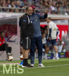 18.08.2026, Fussball Bundesliga 2026/2027, Testspiel, 1.FC Heidenheim - FC Bayern München, in der Voith-Arena Heidenheim, v.li: Trainer Frank Schmidt (1. FC Heidenheim 1846) mit Trainer Vincent Kompany (FC Bayern München) an der Seitenlinie.
