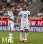 18.08.2026, Fussball Bundesliga 2026/2027, Testspiel, 1.FC Heidenheim - FC Bayern München, in der Voith-Arena Heidenheim, v.li: Felipe Chavez (FC Bayern München), , Arijon Ibrahimovic (Bayern München) beim Freistoss.