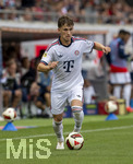 18.08.2026, Fussball Bundesliga 2026/2027, Testspiel, 1.FC Heidenheim - FC Bayern München, in der Voith-Arena Heidenheim, Tim Binder (Bayern München) am Ball 