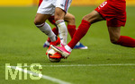 18.08.2026, Fussball Bundesliga 2026/2027, Testspiel, 1.FC Heidenheim - FC Bayern München, in der Voith-Arena Heidenheim, Zweikampf um den Ball, detail.