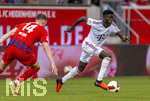 18.08.2026, Fussball Bundesliga 2026/2027, Testspiel, 1.FC Heidenheim - FC Bayern München, in der Voith-Arena Heidenheim, Bara Sapoko Ndiaye (Bayern München) am Ball 