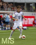 18.08.2026, Fussball Bundesliga 2026/2027, Testspiel, 1.FC Heidenheim - FC Bayern München, in der Voith-Arena Heidenheim, Tim Binder (Bayern München) am Ball 