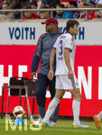 18.08.2026, Fussball Bundesliga 2026/2027, Testspiel, 1.FC Heidenheim - FC Bayern München, in der Voith-Arena Heidenheim, Trainer Vincent Kompany (FC Bayern München) mit Min-jae Kim (re, Bayern München, Minjae Kim) 