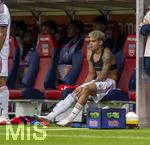 18.08.2026, Fussball Bundesliga 2026/2027, Testspiel, 1.FC Heidenheim - FC Bayern München, in der Voith-Arena Heidenheim, re: Luis Diaz (FC Bayern München) mit freiem Oberkörper und Puls-Brustgurt