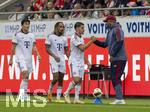 18.08.2026, Fussball Bundesliga 2026/2027, Testspiel, 1.FC Heidenheim - FC Bayern München, in der Voith-Arena Heidenheim, v.li: Min-jae Kim (Bayern München, Minjae Kim), Sacha Boey (FC Bayern München), Felipe Chavez (FC Bayern München),  Trainer Vincent Kompany (FC Bayern München) 