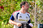 19.08.2026, München, Deutschland. Google Pixel Frauen-Bundesliga: Die FC Bayern Frauen absolvieren auf dem FC Bayern Campus eine Trainingseinheit vor dem Bundesliga-Saisonauftakt gegen den 1. FC Union Berlin. Jose Barcala (Cheftrainer, FC Bayern Frauen)