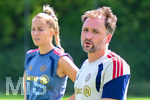 19.08.2026, München, Deutschland. Google Pixel Frauen-Bundesliga: Die FC Bayern Frauen absolvieren auf dem FC Bayern Campus eine Trainingseinheit vor dem Bundesliga-Saisonauftakt gegen den 1. FC Union Berlin. Jose Barcala (Cheftrainer, FC Bayern Frauen)