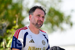 19.08.2026, München, Deutschland. Google Pixel Frauen-Bundesliga: Die FC Bayern Frauen absolvieren auf dem FC Bayern Campus eine Trainingseinheit vor dem Bundesliga-Saisonauftakt gegen den 1. FC Union Berlin. Jose Barcala (Cheftrainer, FC Bayern Frauen)