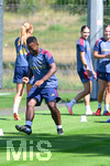 19.08.2026, München, Deutschland. Google Pixel Frauen-Bundesliga: Die FC Bayern Frauen absolvieren auf dem FC Bayern Campus eine Trainingseinheit vor dem Bundesliga-Saisonauftakt gegen den 1. FC Union Berlin. Bernadette Amani (FC Bayern Frauen)