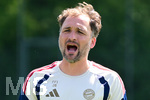 19.08.2026, München, Deutschland. Google Pixel Frauen-Bundesliga: Die FC Bayern Frauen absolvieren auf dem FC Bayern Campus eine Trainingseinheit vor dem Bundesliga-Saisonauftakt gegen den 1. FC Union Berlin. Jose Barcala (Cheftrainer, FC Bayern Frauen)