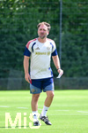 19.08.2026, München, Deutschland. Google Pixel Frauen-Bundesliga: Die FC Bayern Frauen absolvieren auf dem FC Bayern Campus eine Trainingseinheit vor dem Bundesliga-Saisonauftakt gegen den 1. FC Union Berlin. Jose Barcala (Cheftrainer, FC Bayern Frauen)