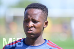 19.08.2026, München, Deutschland. Google Pixel Frauen-Bundesliga: Die FC Bayern Frauen absolvieren auf dem FC Bayern Campus eine Trainingseinheit vor dem Bundesliga-Saisonauftakt gegen den 1. FC Union Berlin. Bernadette Amani (FC Bayern Frauen)
