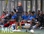 22.08.2026, Fussball DFB-Pokal 2026/27, 1.Runde, TSV 1860 München - Holstein Kiel, im Stadion an der Grünwalderstrasse in München, Trainer Tim Walter (Holstein Kiel) gestikuliert.


