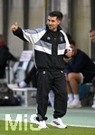 22.08.2026, Fussball DFB-Pokal 2026/27, 1.Runde, TSV 1860 München - Holstein Kiel, im Stadion an der Grünwalderstrasse in München, Trainer Alper Kayabunar (TSV 1860 München) mit dem Daimen nach oben.


