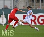 22.08.2026, Fussball DFB-Pokal 2026/27, 1.Runde, TSV 1860 München - Holstein Kiel, im Stadion an der Grünwalderstrasse in München, v.l. Jonas Therkelsen (Holstein Kiel) gegen Tunay Deniz (TSV 1860 München) 


