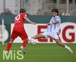 22.08.2026, Fussball DFB-Pokal 2026/27, 1.Runde, TSV 1860 München - Holstein Kiel, im Stadion an der Grünwalderstrasse in München, v.l. Jonas Therkelsen (Holstein Kiel) gegen Tunay Deniz (TSV 1860 München) 


