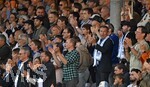 22.08.2026, Fussball DFB-Pokal 2026/27, 1.Runde, TSV 1860 München - Holstein Kiel, im Stadion an der Grünwalderstrasse in München, Trotzdem standing ovationen von Präsident Gernot Mang (TSV 1860 München) 



