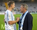 22.08.2026, Fussball DFB-Pokal 2026/27, 1.Runde, TSV 1860 München - Holstein Kiel, im Stadion an der Grünwalderstrasse in München, v.l. Dennis Dressel (TSV 1860 München) und Präsident Gernot Mang (TSV 1860 München) 


