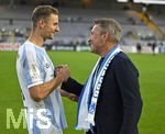 22.08.2026, Fussball DFB-Pokal 2026/27, 1.Runde, TSV 1860 München - Holstein Kiel, im Stadion an der Grünwalderstrasse in München, v.l. Dennis Dressel (TSV 1860 München) und Präsident Gernot Mang (TSV 1860 München) 



