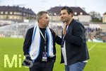 22.08.2026, Fussball DFB-Pokal 2026/27, 1.Runde, TSV 1860 München - Holstein Kiel, im Stadion an der Grünwalderstrasse in München, v.re: Verwaltungsrat Sebastian Seeböck (TSV 1860 München) mit Präsident Gernot Mang (TSV 1860 München) nach dem Spiel gut gelaunt auf dem Platz. 