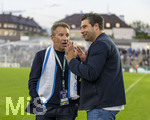 22.08.2026, Fussball DFB-Pokal 2026/27, 1.Runde, TSV 1860 München - Holstein Kiel, im Stadion an der Grünwalderstrasse in München, v.re: Verwaltungsrat Sebastian Seeböck (TSV 1860 München) mit Präsident Gernot Mang (TSV 1860 München) nach dem Spiel gut gelaunt auf dem Platz. 