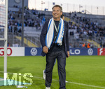 22.08.2026, Fussball DFB-Pokal 2026/27, 1.Runde, TSV 1860 München - Holstein Kiel, im Stadion an der Grünwalderstrasse in München, Präsident Gernot Mang (TSV 1860 München) nach dem Spiel gut gelaunt auf dem Platz. 