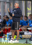 22.08.2026, Fussball DFB-Pokal 2026/27, 1.Runde, TSV 1860 München - Holstein Kiel, im Stadion an der Grünwalderstrasse in München, Trainer Tim Walter (Holstein Kiel) gibt Anweisungen.