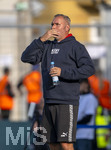 22.08.2026, Fussball DFB-Pokal 2026/27, 1.Runde, TSV 1860 München - Holstein Kiel, im Stadion an der Grünwalderstrasse in München, Trainer Tim Walter (Holstein Kiel) gibt Anweisungen.