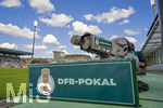 22.08.2026, Fussball DFB-Pokal 2026/27, 1.Runde, TSV 1860 München - Holstein Kiel, im Stadion an der Grünwalderstrasse in München, TV-Kamera am Spielfeldrand.