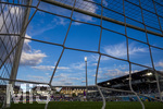 22.08.2026, Fussball DFB-Pokal 2026/27, 1.Runde, TSV 1860 München - Holstein Kiel, im Stadion an der Grünwalderstrasse in München, Blick durch das Netz zum Flutlichtmast