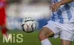 22.08.2026, Fussball DFB-Pokal 2026/27, 1.Runde, TSV 1860 München - Holstein Kiel, im Stadion an der Grünwalderstrasse in München, Der Spielball von Derbystar für die DFB-Pokalrunde der Männer fliegt vor einem Spieler 