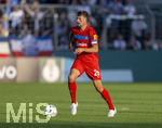 22.08.2026, Fussball DFB-Pokal 2026/27, 1.Runde, TSV 1860 München - Holstein Kiel, im Stadion an der Grünwalderstrasse in München, Jonas Meffert (Holstein Kiel) am Ball 