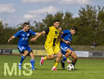 23.08.2026, Fussball Bezirksliga Schwaben Süd 2026/27, 6.Spieltag, FC Bad Wörishofen - FC Thalhofen, im Stadion Bad Wörishofen. Kevin Volland (mitte, FC Thalhofen), re: Dennis Schießl (Bad Wörishofen).