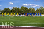 23.08.2026, Fussball Bezirksliga Schwaben Süd 2026/27, 6.Spieltag, FC Bad Wörishofen - FC Thalhofen, im Stadion Bad Wörishofen. Aufstellung beider Mansschaften vor dem Spiel zum Gruß an die Zuschauer. Mitte: Schiedsrichter Patrick Höpfler