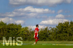 23.08.2026, Fussball Bezirksliga Schwaben Süd 2026/27, 6.Spieltag, FC Bad Wörishofen - FC Thalhofen, im Stadion Bad Wörishofen. Torwart Sebastian Hollenzer (Bad Wörishofen) steht einsam auf dem Platz   