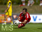 23.08.2026, Fussball Bezirksliga Schwaben Süd 2026/27, 6.Spieltag, FC Bad Wörishofen - FC Thalhofen, im Stadion Bad Wörishofen. Torwart Sebastian Hollenzer (Bad Wörishofen) hat den Ball. 