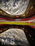 28.08.2026, Fussball Bundesliga 2026/2027, 1.Spieltag, FC Bayern München - VfB Stuttgart, in der Allianz-Arena München,   Es braut sich was zusammen


