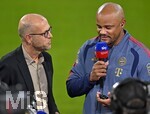 28.08.2026, Fussball Bundesliga 2026/2027, 1.Spieltag, FC Bayern München - VfB Stuttgart, in der Allianz-Arena München,   Sky Moderator Patrick Wasserzieher (Deutschland) im Gespräch mit Trainer Vincent Kompany (FC Bayern München) 



