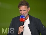 28.08.2026, Fussball Bundesliga 2026/2027, 1.Spieltag, FC Bayern München - VfB Stuttgart, in der Allianz-Arena München, Trainer Jürgen Klopp (Deutschland) am Mikorfon


