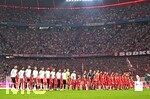 28.08.2026, Fussball Bundesliga 2026/2027, 1.Spieltag, FC Bayern München - VfB Stuttgart, in der Allianz-Arena München,   
Beide Mannschaften stehen in einer Reihe

