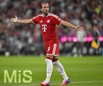 28.08.2026, Fussball Bundesliga 2026/2027, 1.Spieltag, FC Bayern München - VfB Stuttgart, in der Allianz-Arena München,   Harry Kane (FC Bayern München) breitet die Arme aus


