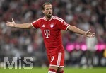 28.08.2026, Fussball Bundesliga 2026/2027, 1.Spieltag, FC Bayern München - VfB Stuttgart, in der Allianz-Arena München,   Harry Kane (FC Bayern München) breitet die Arme aus



