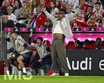 28.08.2026, Fussball Bundesliga 2026/2027, 1.Spieltag, FC Bayern München - VfB Stuttgart, in der Allianz-Arena München,   Trainer Vincent Kompany (FC Bayern München) in Rage


